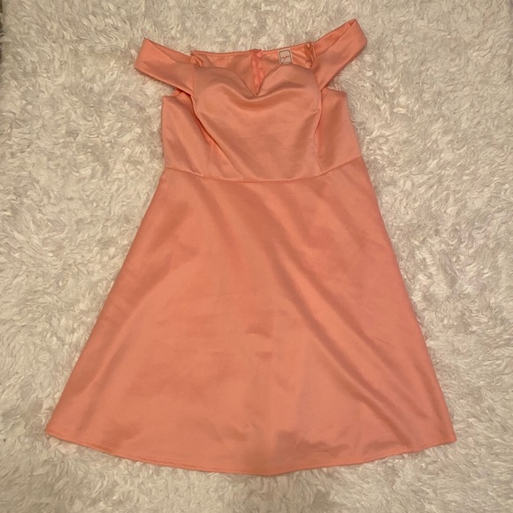 Perfectly Priscilla off the shoulder pink dress - Picture 6 of 6